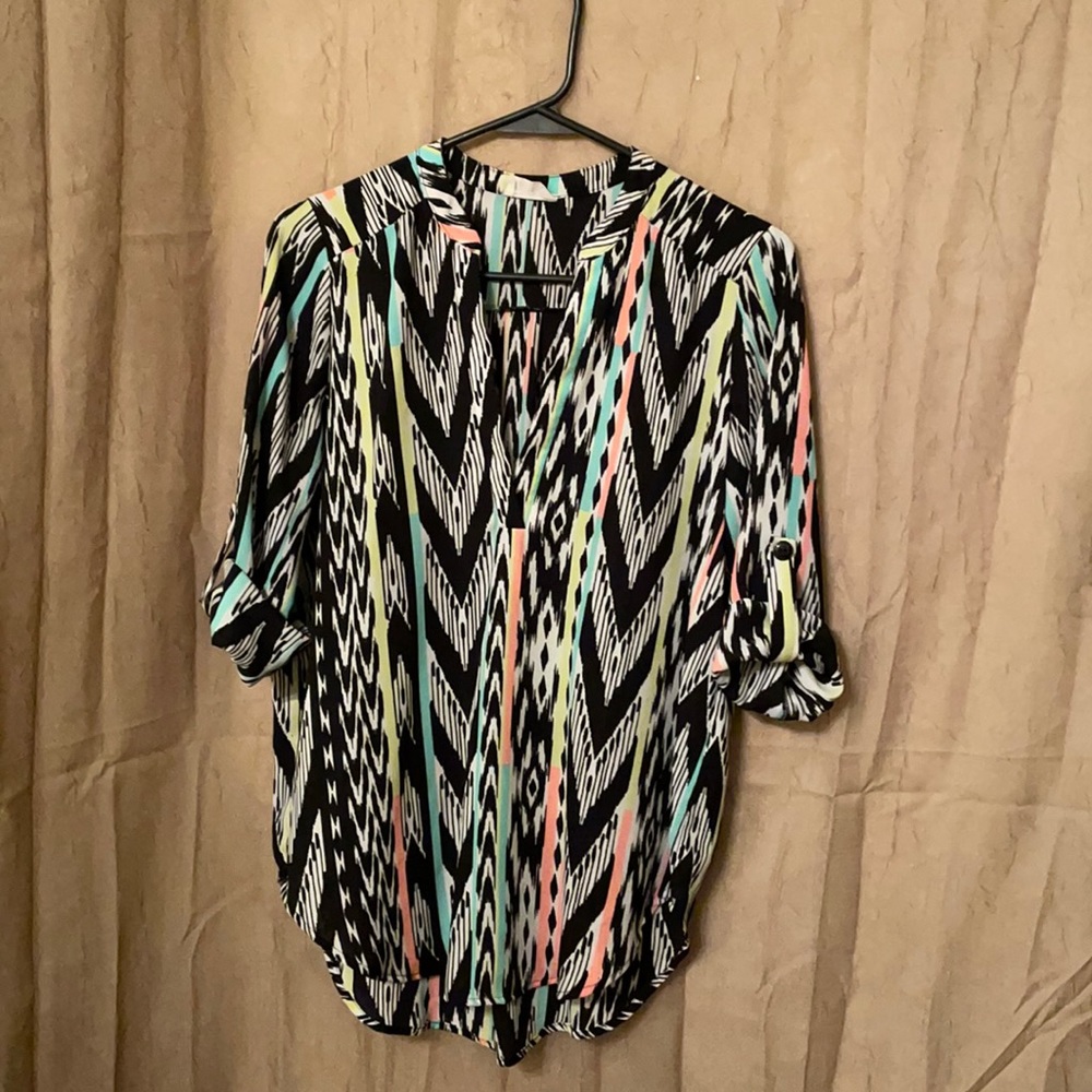 All in Favor Ladies size Small Blouse